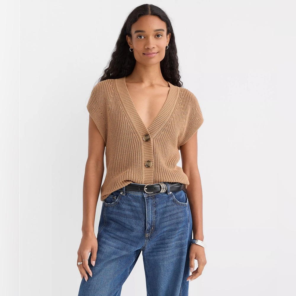 🆕 LOFT Sweater Vest in Caramel - Medium